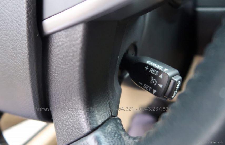 Hệ thống Cruise control được kích hoạt và điều khiển thông qua các nút bấm được bố trí trên vô lăng